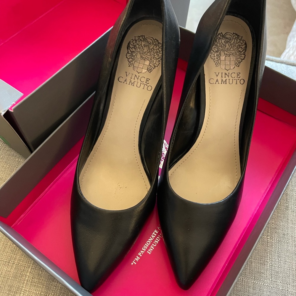 Vince Camuto Kain Black Nappa Pumps 7.5M